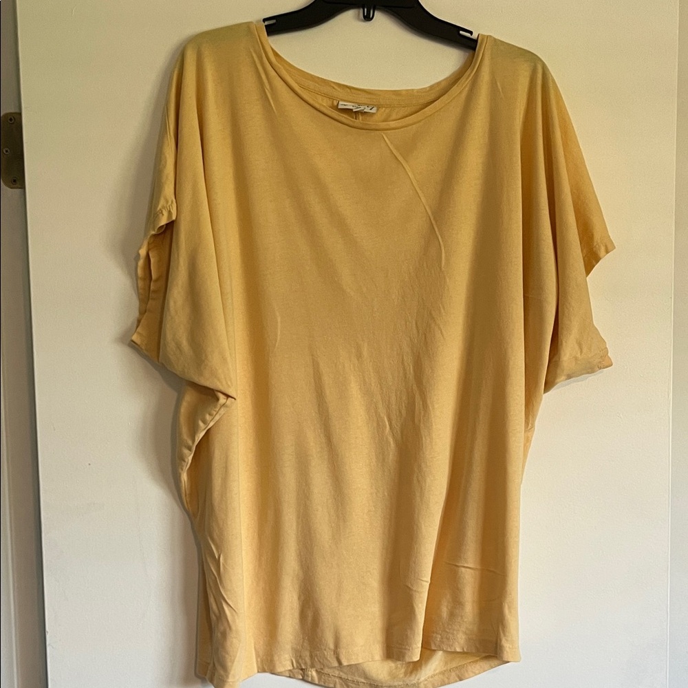 Wonderly Soft Yellow Short Sleeve Top
